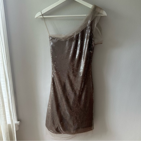 KHY Sequin One Shoulder Mini Dress Champagne - Picture 4 of 8